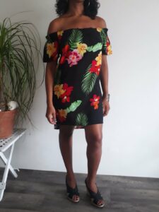 Héléna manche courte noire et rouge