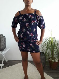 Robe Joëlle noire fleurie
